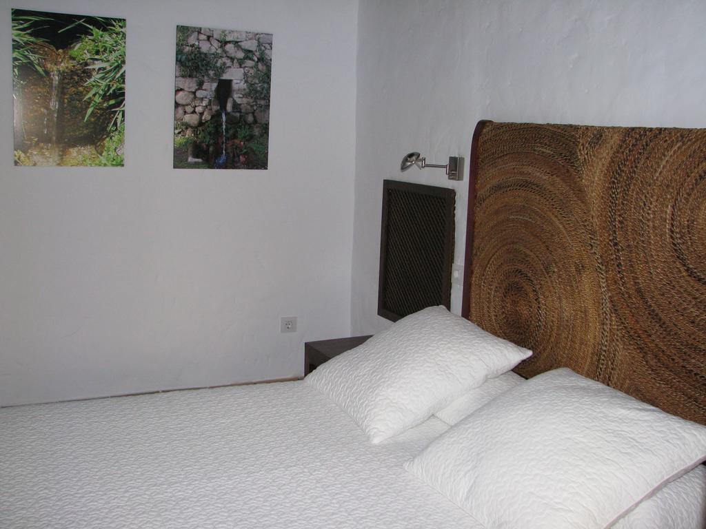Apartament Rurales Casa De Escudos *